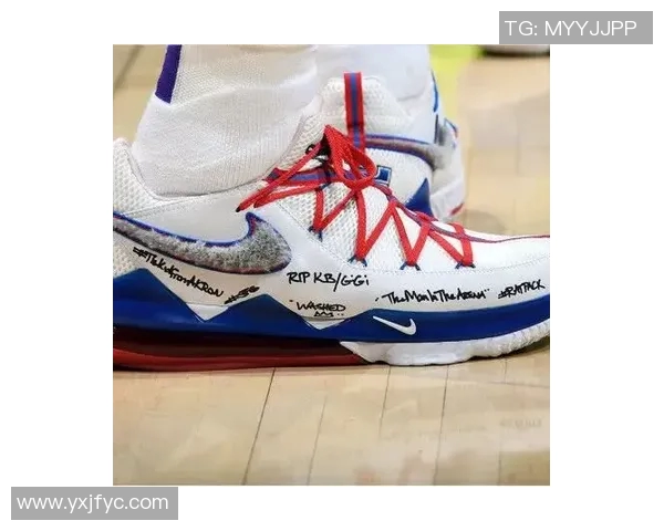 足球明星战靴揭秘独家图片展示与背后故事分享